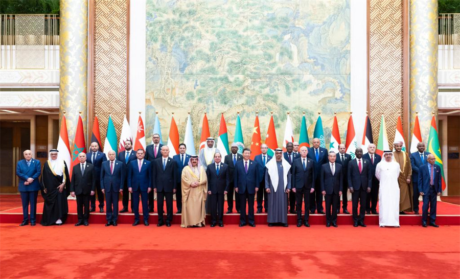 Chinese President Xi Jinping poses for a group photo